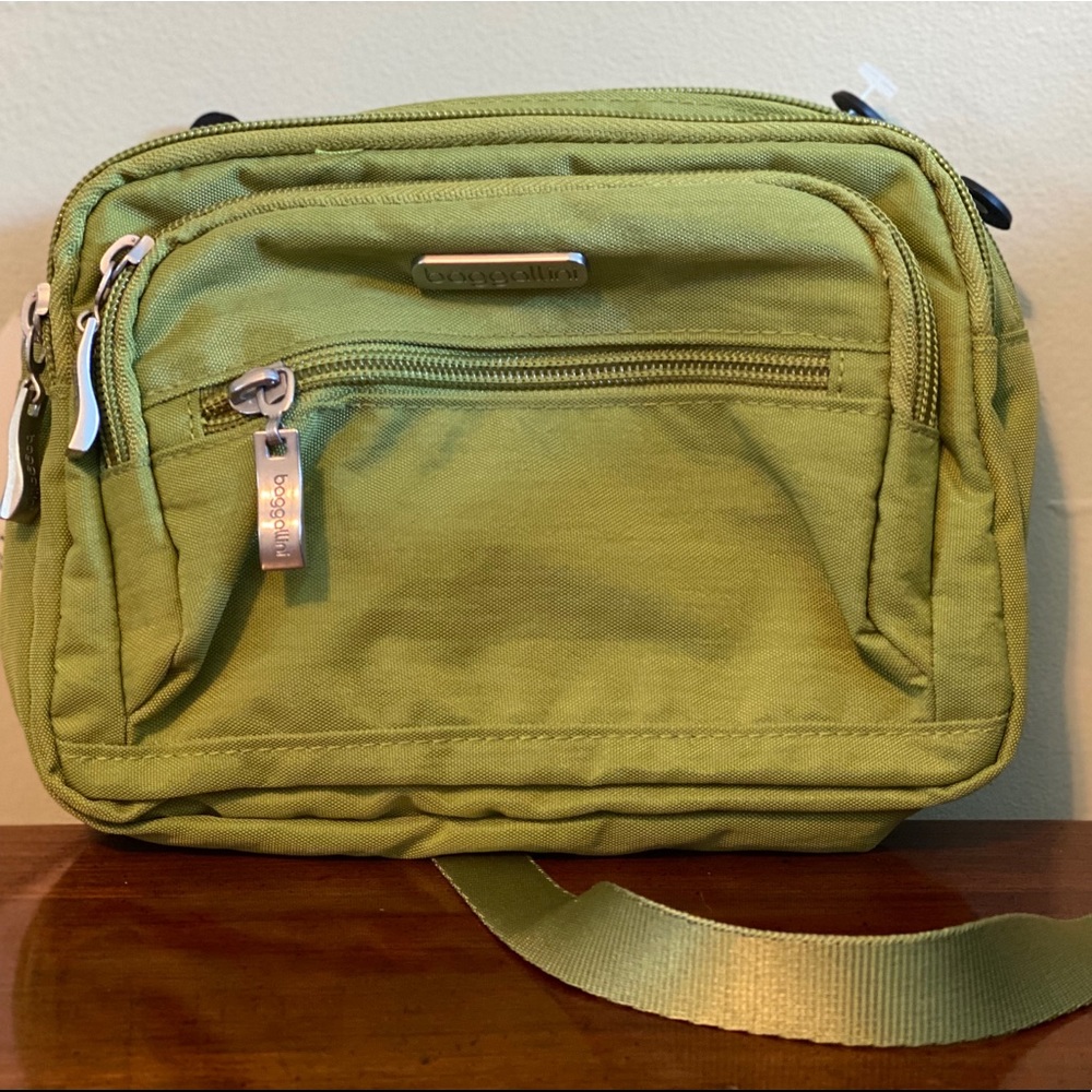 Baggallini Triple Zip Bagg